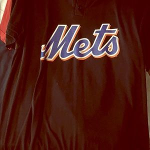 8 men’s shirts all of them are large